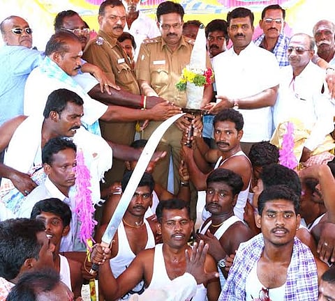 திருச்செந்தூரில் இருந்து பாஞ்சாலங்குறிச்சிக்கு தொடர் ஓட்டப் பேரணி