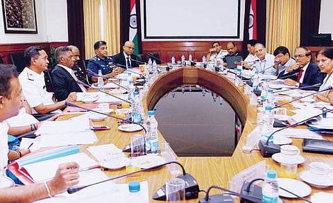 எல்லை தாண்டும் மீனவர்களைத் தாக்கக் கூடாது: இந்திய - இலங்கை உயரதிகாரிகள் கூட்டத்தில் முடிவு