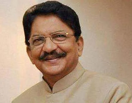 பரபரப்பான சூழ்நிலையில் சென்னை வந்தார் ஆளுநர் வித்யாசாகர் ராவ்!
