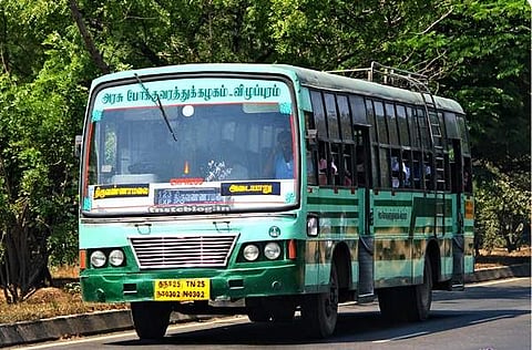 கணவரைச் சமாதானப் படுத்தும் முயற்சியில் பேருந்தில் பிரசவமான பெண்! 