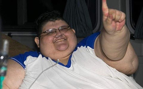 உலகின் அதிக எடை கொண்ட மனிதருக்கு சிகிச்சை!