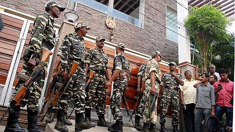 ராமமோகன் ராவ் வீட்டில் ரெய்டு