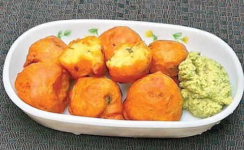 சிறுதானிய  போண்டா ( தினை - சோளம்)