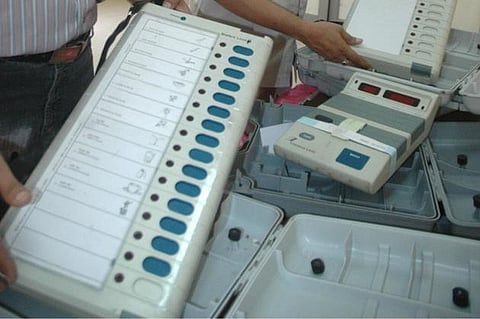 மூன்று மணிக்கு மேல் வாக்குச்சாவடிகளைக் கைப்பற்ற அதிமுக திட்டம்: திமுக 'பகீர்' புகார் 
