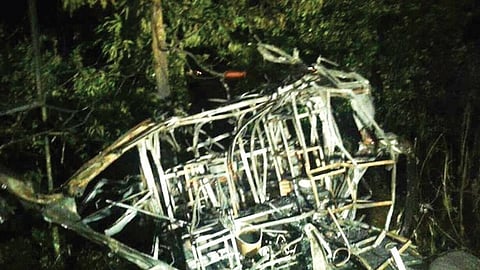 கொச்சியில் சம்பவம்: ஆம்புலன்ஸ் வாகனம் வெடித்துச் சிதறி 2 பேர் பலி