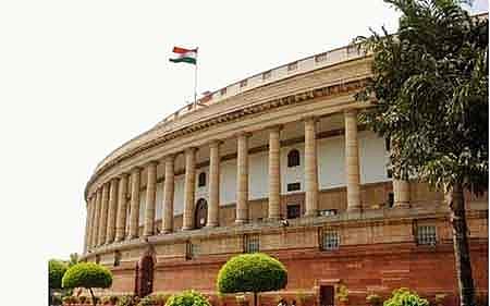 பட்டதாரிகளுக்கு இந்திய நாடாளுமன்றத்தில் பணி