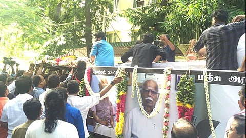 திரைப்படத் தயாரிப்பாளர் பஞ்சு அருணாசலம் இறுதிச்சடங்கு: திரையுலகினர் கண்ணீர் அஞ்சலி!