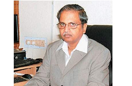 அண்ணா பல்கலைக்கழகப் பேராசிரியர் ரைமண்ட் உத்தரியராஜ்.