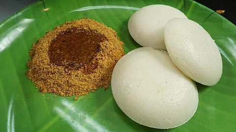 இரும்புச் சத்து குறைபாடுகளை தீர்க்கும் இட்லிப் பொடி