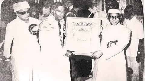 கலைமாமணி விருது பெற்றபோது எடுத்த படம்