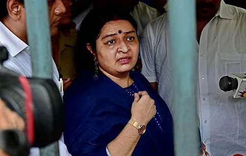 ஆர்.கே.நகர் இடைத் தேர்தல்: தீபா வேட்புமனு நிராகரிப்பு! 