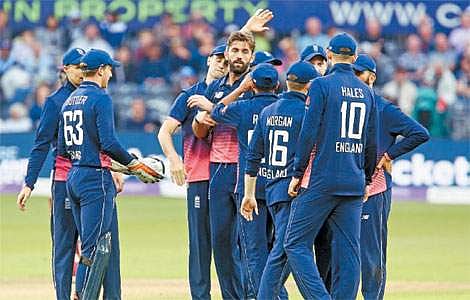 ஆஸ்திரேலியா ஒருநாள் தொடருக்கான இங்கிலாந்து அணி அறிவிப்பு