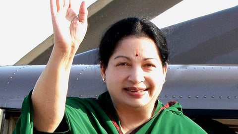 ஜெயலலிதாவுக்கு அளித்த சிகிச்சை குறித்து ஆறுமுகசாமி ஆணையம் விசாரிக்க தடையில்லை- உயர் நீதிமன்றம்