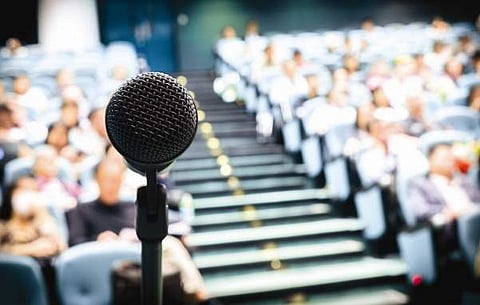 பயிற்சி அவசியம்... மேடைப் பேச்சுக்கும்!