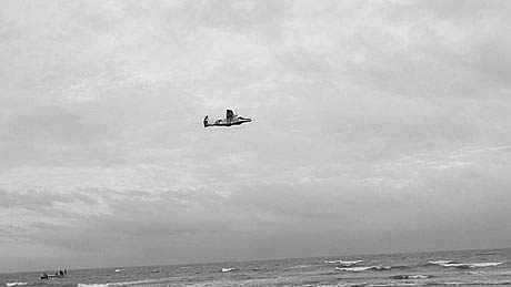 வானில் சிறிய வகை விமானம்: 
மக்களுக்கு அச்சம் வேண்டாம்! - ஆட்சியா் தகவல்