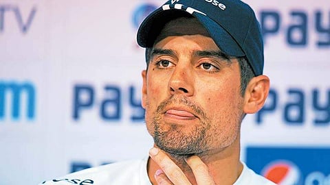 இங்கிலாந்து கேப்டன் அலாஸ்டர் குக் ராஜிநாமா