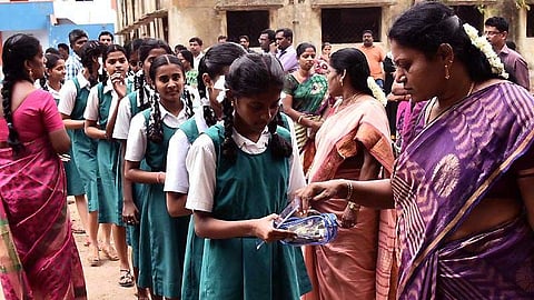 தொடங்கியது பத்தாம் வகுப்பு பொதுத் தேர்வு