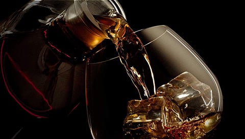 ‘தண்ணி அடிக்கையில்’ மிக்ஸிங்குக்கு எனர்ஜி ட்ரிங்க்ஸ் பயன்படுத்துவோர் கவனத்துக்கு!