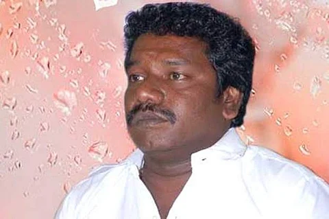 கருணாஸ் புழல் சிறையில் இருந்து வேலூர் சிறைக்கு மாற்றம்