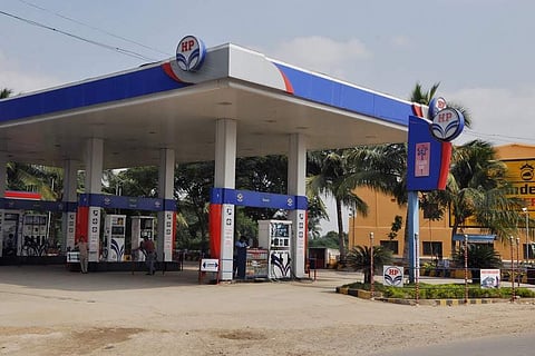 மே-14 முதல் தமிழ்நாடு மற்றும் பாண்டியில் பெட்ரோல் பங்குகளுக்கு ஞாயிறு 'லீவ்'!