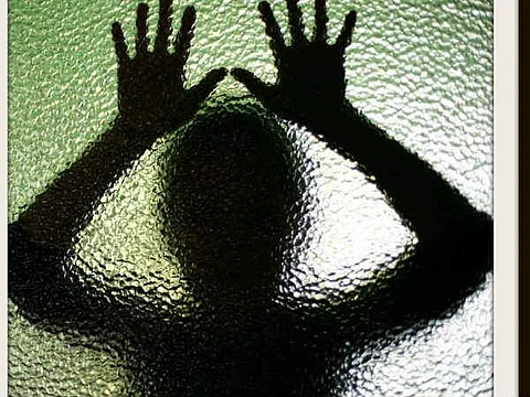 பதினேழு வயது கேரள சிறுவனுக்கு பாலியல் தொல்லை:அழகு நிலைய பெண் ஊழியர் கைது!