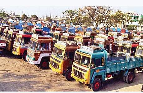 தடை உத்தரவு காலாவதியான பின் தில்லிக்குள் நுழைந்த 60,000 லாரிகள்