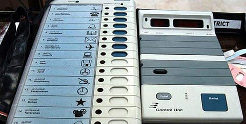 2019 மக்களவைத் தேர்தலில் வாக்குச் சீட்டு முறை: தேர்தல் ஆணையத்திடம் முறையிட 17 எதிர்க்கட்சிகள் முடிவு 