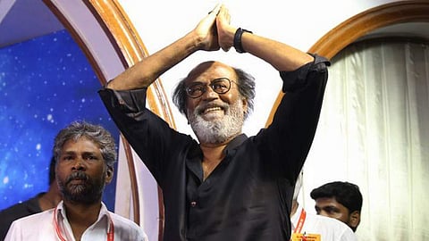 அரசியல் பற்றி எதையும் கேட்க வேண்டாம்: ரஜினிகாந்த்