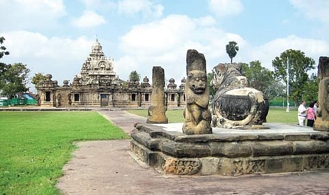 கலை நயமிக்க காஞ்சி கைலாசநாதர் கோயில்!