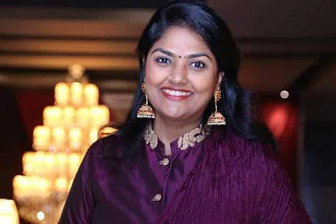 கேரவன் கலாச்சாரத்தை கண்டு அதிசயிக்கும் நடிகை நிரோஷா!