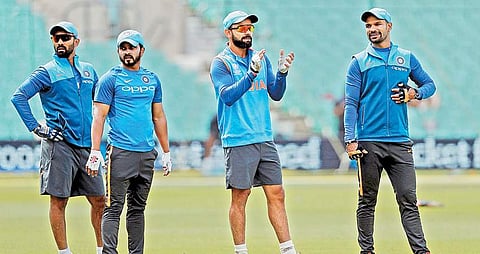 லண்டனின் ஓவல் மைதானத்தில் புதன்கிழமை பயிற்சியில் ஈடுபட்ட இந்திய அணியினர்.