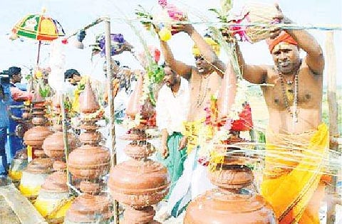 நீடாமங்கலம் சதுரங்க வல்லபநாதர் கோயில் மகா கும்பாபிஷேகம்