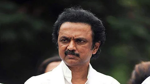 சட்டப்பேரவையில் பெரும்பான்மைக்கு வாக்கெடுப்பு: ஆளுநருக்கு உத்தரவிடக் கோரி மு.க.ஸ்டாலின் வழக்கு