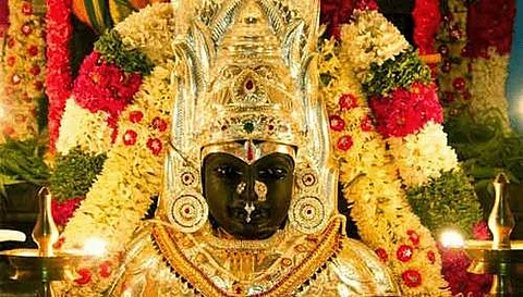 ஆண்கள் மட்டும் பங்கேற்கும் வினோத திருவிழா