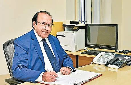 தலைமைத் தேர்தல் ஆணையராக வியாழக்கிழமை பொறுப்பேற்றுக் கொண்ட அச்சல் குமார் ஜோதி.