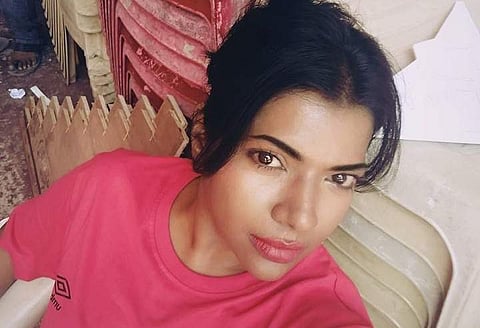 பிக் பாஸில் மூன்றாவது புதிய போட்டியாளர்: முதல் நாளிலேயே ஆரவிடம் ஓவியா குறித்து கேள்வி!