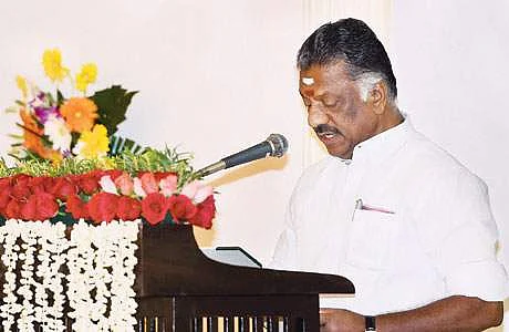 அமைச்சர் செங்கோட்டையன் ஜெட் வேகத்தில் செயல்படுகிறார்: பன்னீர்செல்வம் புகழாரம்