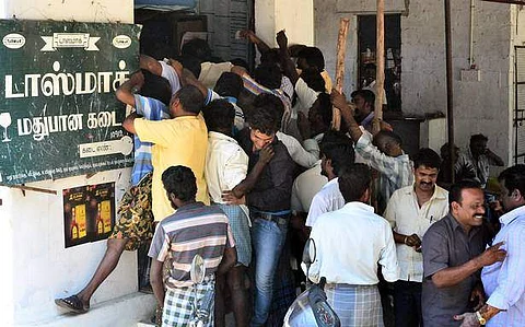தேவி... புவனாக்களின் டாஸ்மாக் கணவர்கள்!