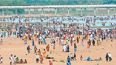 காவிரி மகா புஷ்கர விழா நிறைவு: 20 லட்சம் பேர் புனித நீராடல்