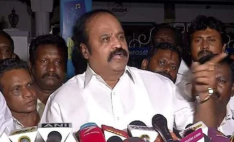 சர்க்கஸ் கோமாளிகளைப்போல் அமைச்சர்கள் பேசுகின்றனர்: தினகரன் ஆதரவாளர் புகழேந்தி