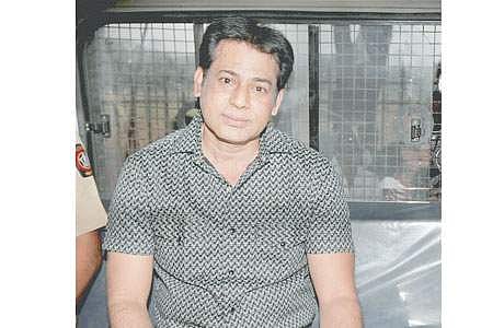 1993 மும்பை தொடர் குண்டு வெடிப்பு வழக்கு: இருவருக்கு மரண தண்டனை; அபு சலேமுக்கு ஆயுள் சிறை