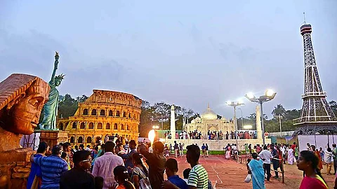 தீவுத்திடலில் ஏழு அதிசயங்களின் பிரதிபலிப்பு