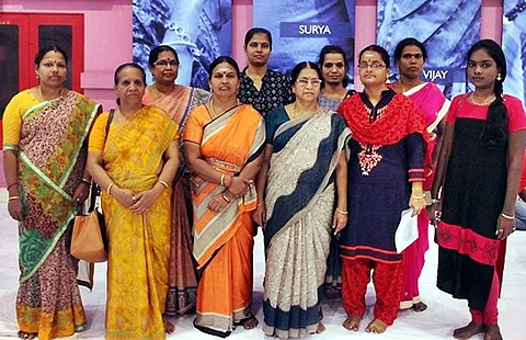 இறுதிச் சுற்றில் கலந்து கொண்ட வாசகிகள்