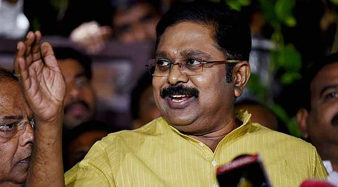 ஜெயலலிதா மரணம்: தினகரன் சார்பில் ஆதாரங்கள் அடங்கிய 'பென் ட்ரைவ்'  விசாரணை ஆணையத்தில் ஒப்படைப்பு! 