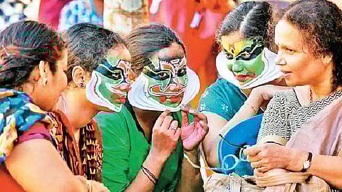 ஆசியாவின் பெரிய கலைவிழா..!