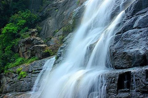 இந்தியாவில் நீங்கள் தவறவிடக்கூடாத 25 நீர்வீழ்ச்சிகள்!