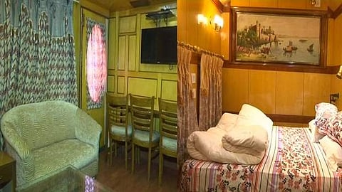 அதி சொகுசுப் பெட்டிகளை பொதுமக்கள் பயன்பாட்டுக்கு வழங்க பியூஷ் கோயல் ஆணை