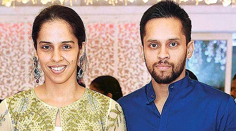 எங்கள் காதல் குறித்து வீட்டில் சொல்ல வேண்டிய அவசியம் வரவில்லை! சாய்னா நேவால் பேட்டி!