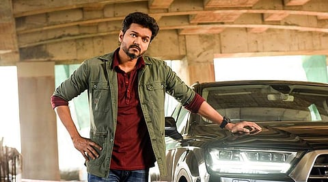 சர்கார் படத்தில் உள்ள சர்ச்சைக்குரிய காட்சிகளை நீக்க வேண்டும்: அமைச்சர் கடம்பூர் ராஜூ  