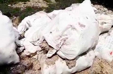 சென்னை புழல் அருகே மூட்டை மூட்டையாக பழைய ரூபாய் நோட்டுகள் பறிமுதல்!